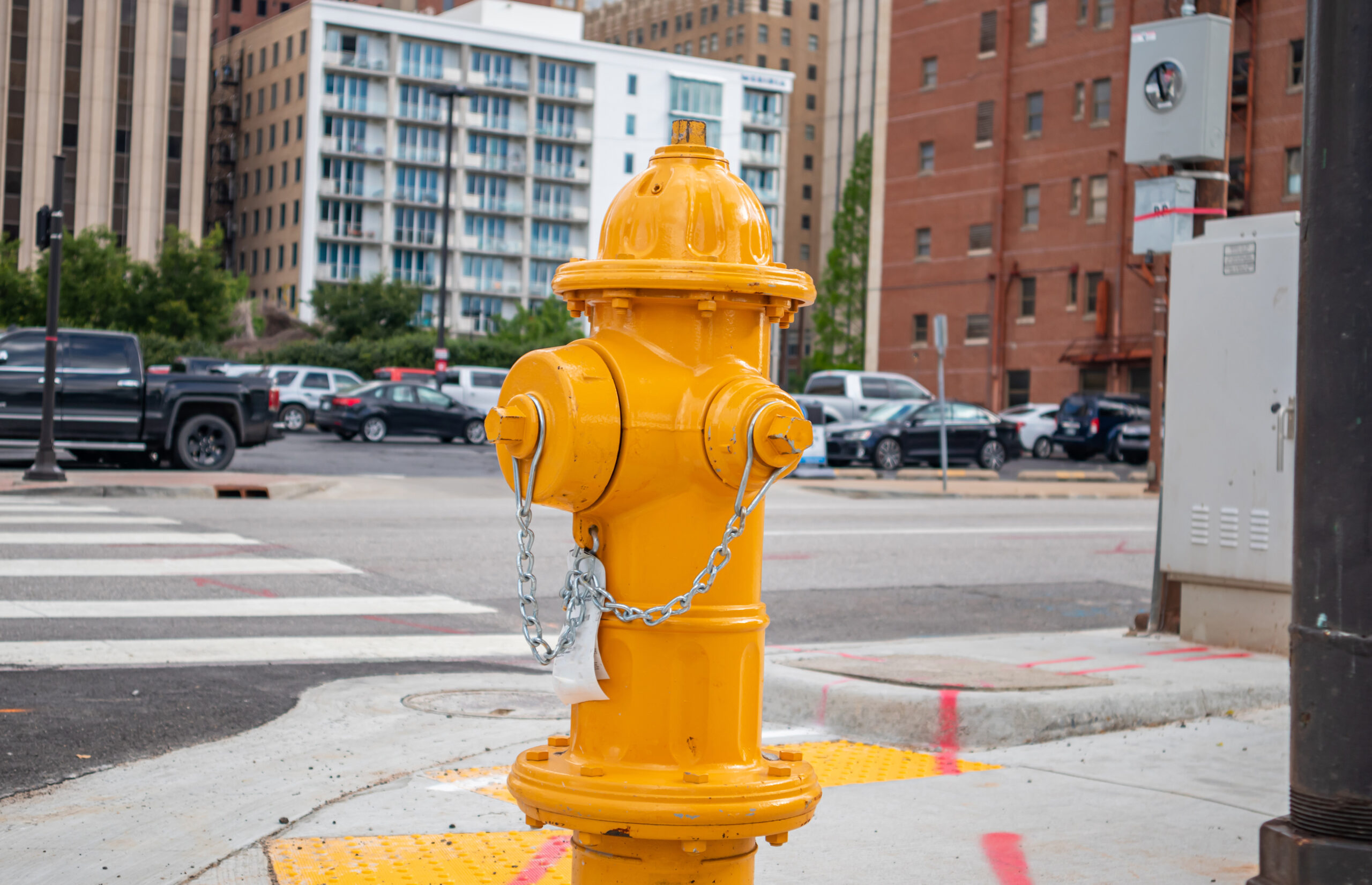 Read more about the article Yellow Fire Hydrant Explained: Flow Rates, Color Meanings, and Safety Implications
